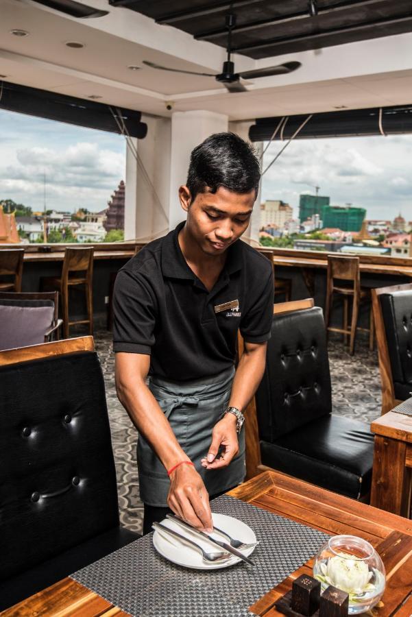 Patio Hotel & Urban Resort Phnom Penh Luaran gambar