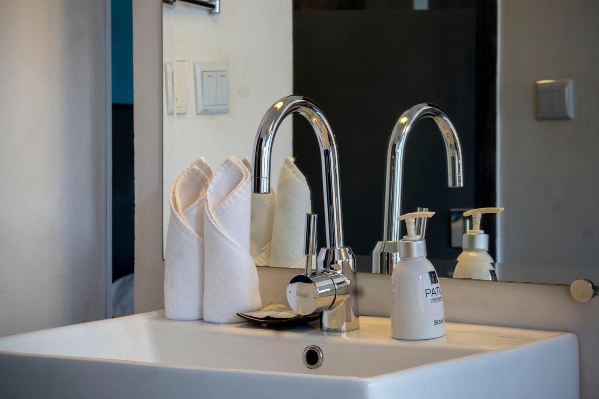 Patio Hotel & Urban Resort Phnom Penh Luaran gambar